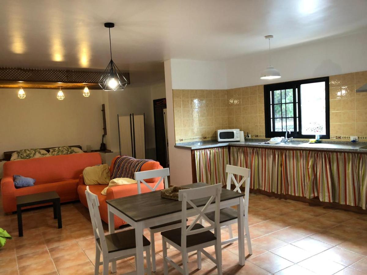 La Campana De Arriba Apartment *